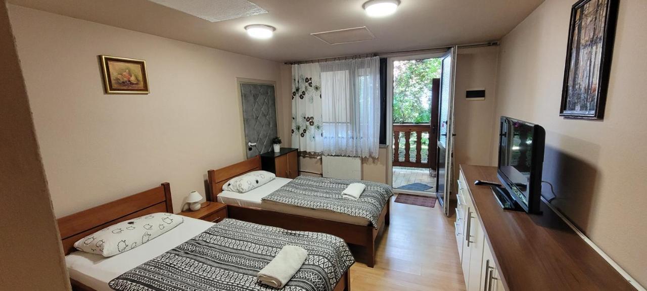 Dworek Pokoje Goscinne Olsztyn  Luaran gambar